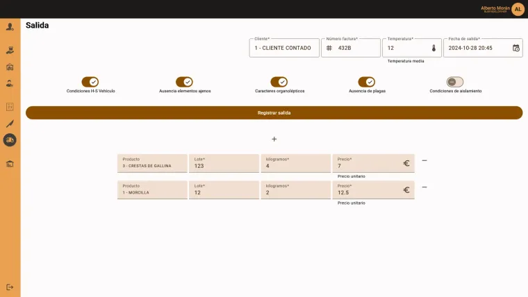 First version — a single dispatch form with client, checklist, lots, and prices